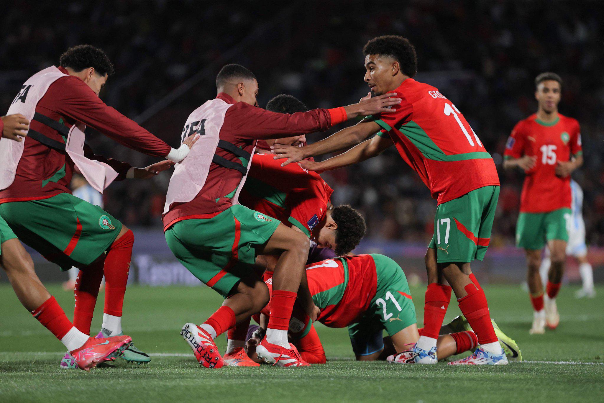 创造历史, 阿根廷门将, enym